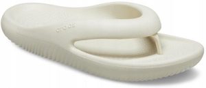 Japonki Dla Dorosłych Crocs Mellow Flip. Brązowe klapki Crocs, bez wzorów, z materiału, bez obcasa. Za 167,99 zł.