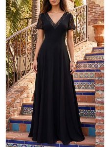 SOULSHAE Sukienka w kolorze czarnym rozmiar: S/M. Czarne sukienki SOULSHAE, m, bez wzorów, z koronki, bez kołnierzyka, bez ramiączek, maxi. Za 129,95 zł.
