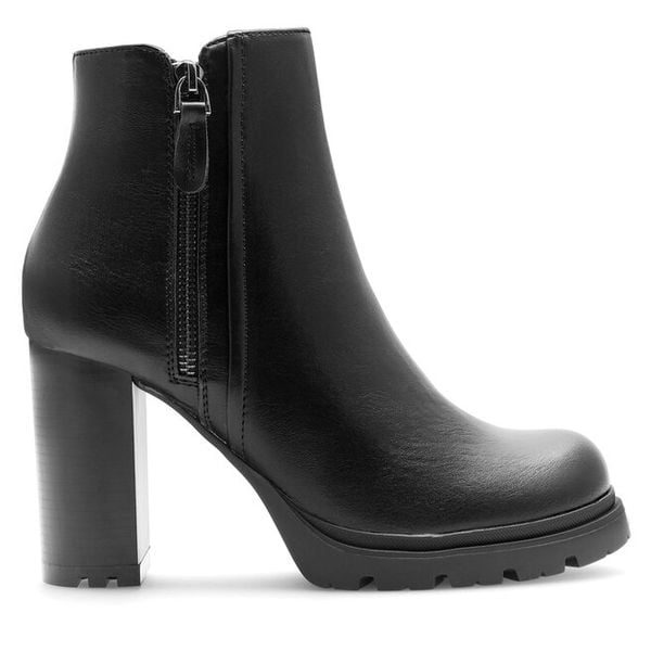 Botki Clara Barson. Czarne botki Clara Barson, bez wzorów, bez obcasa, na słupku, bez zapięcia. Za 169,99 zł.