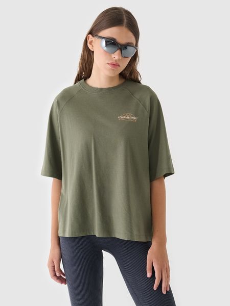 4F T-shirt oversize z nadrukiem damski - oliwkowy/khaki L. Brązowe t-shirty 4f, l, bez wzorów, z bawełny, bez kołnierzyka, bez ramiączek. W wyprzedaży za 39,99 zł.
