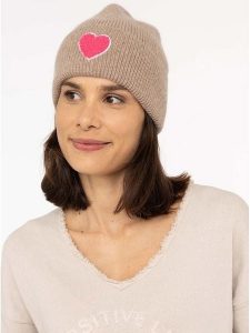 Zwillingsherz Czapka "Heart" w kolorze beżowym rozmiar: onesize. Brązowe czapki Zwillingsherz, bez wzorów, z materiału. Za 140,86 zł.