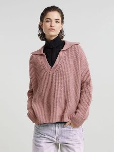 G-Star Sweter w kolorze jasnoróżowym rozmiar: M. Różowe swetry oversize G-Star, m, bez wzorów, z wełny, bez ramiączek. Za 197,63 zł.