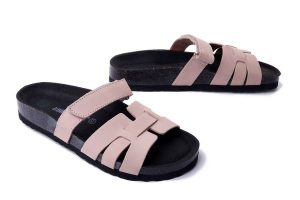 DR. BRINKMANN 700509-42 nude, klapki damskie. Brązowe klapki Dr. Brinkmann, bez wzorów, ze skóry, bez obcasa. Za 211,92 zł.