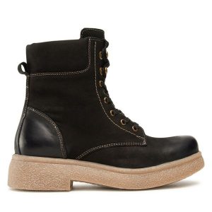 Trzewiki Lasocki. Czarne botki Lasocki, bez wzorów, bez obcasa, na płaskiej podeszwie, bez zapięcia. Za 279,99 zł.