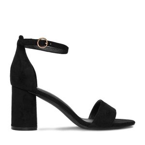 Sandały JENNY. Czarne sandały Jenny, bez wzorów, bez obcasa, na słupku, bez zapięcia. Za 99,99 zł.