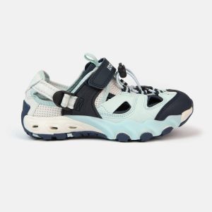 Sandały Frosty K V4 wodoodporne, regulowane, z antypoślizgową podeszwą. Niebieskie buty trekkingowe Izas, bez zapięcia. W wyprzedaży za 252,13 zł.