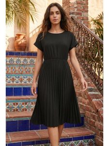 SOULSHAE Sukienka w kolorze czarnym rozmiar: S/M. Czarne sukienki SOULSHAE, m, bez wzorów, bez kołnierzyka, bez ramiączek, midi, rozkloszowane. Za 159,95 zł.