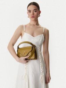 Coccinelle Torebka SSK Coccinelle C-ME E1 SSK 18 02 01 Zielony. Zielone kuferki Coccinelle, bez wzorów, ze skóry, bez dodatków. Za 1 439,00 zł.