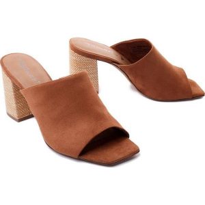 TAMARIS 27244-38 305 cognac, klapki damskie. Brązowe klapki Tamaris, bez wzorów, bez obcasa, na obcasie. Za 137,94 zł.