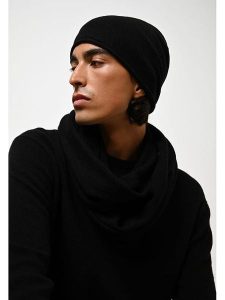 AUTHENTIC CASHMERE Kaszmirowa czapka "Pinier" w kolorze czarnym rozmiar: onesize. Czarne czapki AUTHENTIC CASHMERE, bez wzorów, z kaszmiru. Za 123,82 zł.