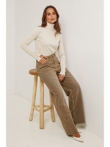 Soft Cashmere Golf w kolorze beżowym rozmiar: 38/40. Brązowe golfy Soft Cashmere, bez wzorów, z kaszmiru. Za 126,15 zł.