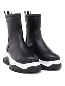 Goby Sztyblety w kolorze czarnym rozmiar: 38. Czarne botki Goby, bez wzorów, bez obcasa, bez zapięcia. Za 274,75 zł.