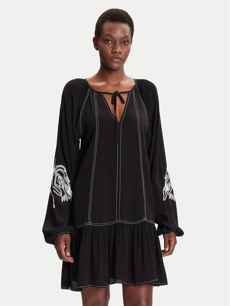 Desigual Sukienka codzienna Silvianegro 25WWVW19 Czarny Loose Fit. Czarne kombinezony Desigual, s, bez wzorów, z wiskozy, bez kołnierzyka, bez ramiączek. Za 319,99 zł.