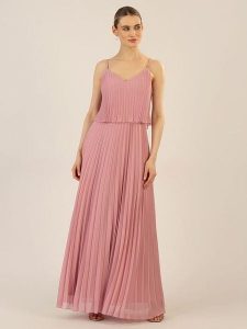APART Sukienka w kolorze jasnoróżowym rozmiar: 42. Różowe sukienki Apart, na co dzień, bez wzorów, bez kołnierzyka, bez ramiączek, maxi, proste. Za 260,99 zł.