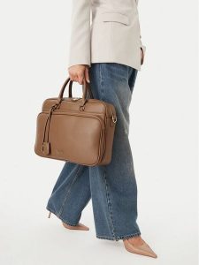 Nine West Torba na laptopa EO-LUXE SOCIETY-LA374-4792 Beżowy. Brązowe torebki klasyczne Nine West, bez wzorów, ze skóry, bez dodatków. Za 299,99 zł.