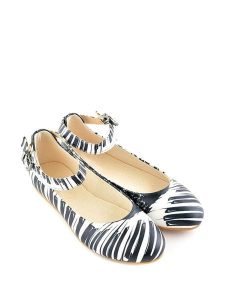 Goby Baleriny w kolorze biało-czarnym ze wzorem rozmiar: 41. Białe balerinki Goby, bez wzorów, z materiału, bez obcasa, bez zapięcia. Za 165,99 zł.