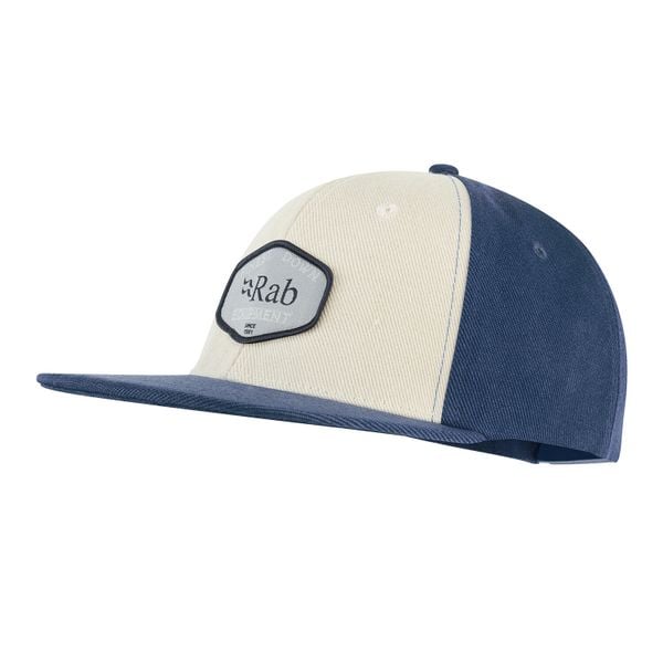 Czapka z daszkiem bawełniana Rab Axion Badge Cap. Niebieskie czapki RAB, bez wzorów, z bawełny, sportowe. Za 109,99 zł.