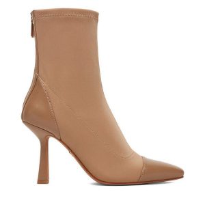 Botki Nine West. Brązowe botki Nine West, bez wzorów, bez obcasa, na szpilce, bez zapięcia. Za 279,99 zł.