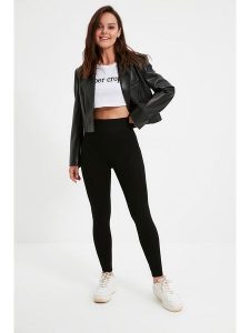 Trendyol Legginsy w kolorze czarnym rozmiar: XS. Czarne legginsy Trendyol, bez wzorów, z podwyższonym stanem. Za 48,28 zł.
