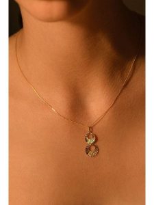 L instant d Or Złota zawieszka "Isia" rozmiar: onesize. Żółte zawieszki L instant d Or, złote. Za 341,79 zł.