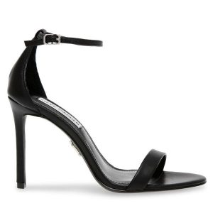 Sandały Steve Madden. Czarne sandały Steve Madden, bez wzorów, bez obcasa, na szpilce, bez zapięcia. Za 259,99 zł.