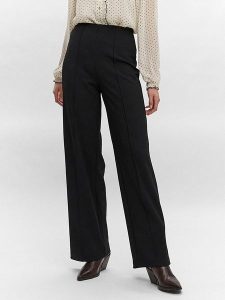 Vero Moda Spodnie w kolorze czarnym rozmiar: M/L32. Czarne spodnie z wysokim stanem Vero Moda, bez wzorów, z materiału, z podwyższonym stanem. Za 121,45 zł.