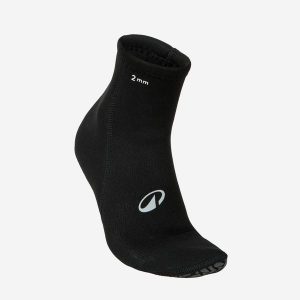 Skarpety do nurkowania Subea SCD z neoprenu 2 mm. Skarpetki SUBEA, bez wzorów, z gumy. Za 64,99 zł.