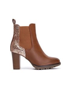 Foreverfolie Botki w kolorze karmelowym rozmiar: 39. Brązowe botki Foreverfolie, bez wzorów, z materiału, bez obcasa, bez zapięcia. Za 130,99 zł.