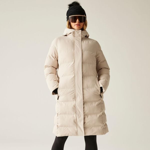 Damska kurtka ocieplana Wander. Białe kurtki Dare 2b, bez wzorów, z puchu, bez kaptura. W wyprzedaży za 399,99 zł.