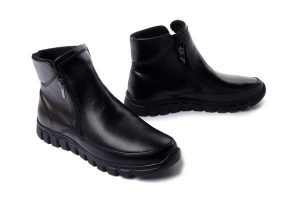SOLO 029T czarny, botki damskie. Czarne botki Solo, na zimę, bez wzorów, bez obcasa, bez zapięcia. Za 309,90 zł.