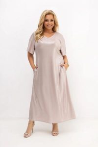 Wizytowa sukienka maxi Aurora szampański beż z połyskiem z lureksu na wesele PLUS SIZE OVERSIZE LATO. Czerwone sukienki Moda Size Plus Iwanek, na imprezę, na jesień, l, bez wzorów, z elastanu, eleganckie, bez kołnierzyka, plus size, bez ramiączek, maxi, dopasowane. Za 369,90 zł.