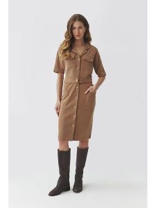 TATUUM Sukienka w kolorze jasnobrązowym rozmiar: XL. Brązowe sukienki Tatuum, xl, bez wzorów, z tkaniny, bez kołnierzyka, bez ramiączek, midi. Za 220,12 zł.