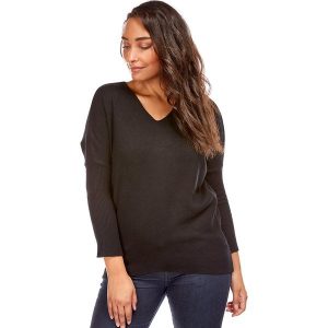Sweter w kolorze czarnym. Czarne swetry oversize marki Cashmere Curve, z kaszmiru. W wyprzedaży za 129,95 zł.
