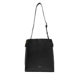 Torebka GINO ROSSI. Czarne torebki klasyczne Gino Rossi, bez wzorów, bez dodatków. Za 329,99 zł.