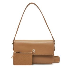Torebka Tommy Hilfiger. Brązowe torebki klasyczne TOMMY HILFIGER, bez wzorów, bez dodatków. Za 699,99 zł.