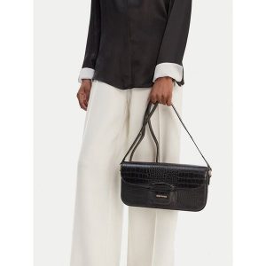 Torebka GINO ROSSI. Czarne listonoszki Gino Rossi, bez wzorów, bez dodatków. Za 279,99 zł.