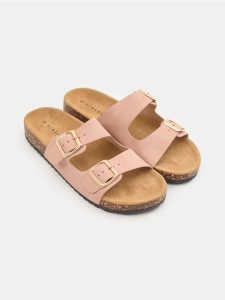 Klapki ze skórzaną wkładką - różowy. Czerwone klapki Sinsay, bez wzorów, bez obcasa. Za 39,99 zł.