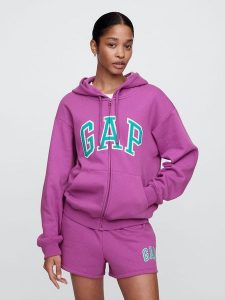 GAP Bluza w kolorze fioletowym rozmiar: S. Różowe bluzy GAP, s, bez wzorów, bez kaptura. Za 149,31 zł.