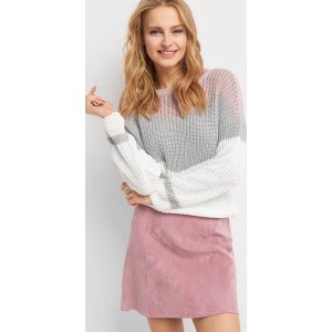 Sweter z metaliczną nitką. Swetry klasyczne marki Orsay. W wyprzedaży za 60,00 zł.