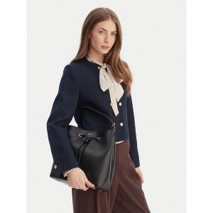 Torebka BOSS. Czarne torebki klasyczne Boss, bez wzorów, bez dodatków. Za 655,99 zł.