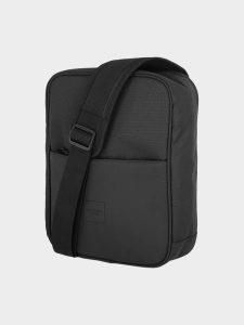 4F Saszetka crossbody na ramię - czarna Uniwersalny. Czarne nerki i saszetki 4f, bez wzorów, z dzianiny. W wyprzedaży za 39,99 zł.