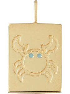 Design Letters Pozłacana zawieszka "Cancer" - wys. 2 cm rozmiar: onesize. Żółte zawieszki Design Letters, pozłacane. Za 113,99 zł.