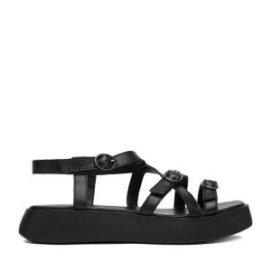 Sandały Lasocki. Czarne sandały Lasocki, bez wzorów, bez obcasa, na płaskiej podeszwie, bez zapięcia. Za 179,99 zł.