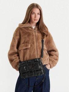 Guess Torebka HWWG80 72190 Czarny. Czarne torebki klasyczne Guess, z aplikacjami, ze skóry, bez dodatków. Za 459,99 zł.