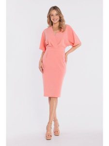 Stylove Sukienka w kolorze łososiowym rozmiar: XL. Pomarańczowe sukienki Stylove, na co dzień, xl, bez wzorów, bez kołnierzyka, bez ramiączek, midi, proste. Za 234,99 zł.