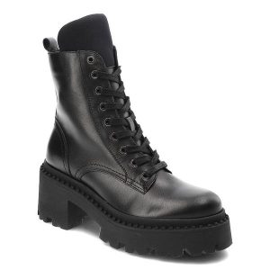 Czarne Botki Chebello Stylowe Obuwie Damskie. Czarne botki CheBello, bez wzorów, ze skóry, przed kolano, bez obcasa, bez zapięcia. Za 459,00 zł.