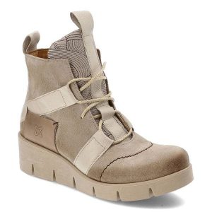 Beżowe Botki Damskie Maciejka Modne Skórzane Buty. Brązowe botki Maciejka, z aplikacjami, ze skóry, bez obcasa, bez zapięcia. Za 407,99 zł.