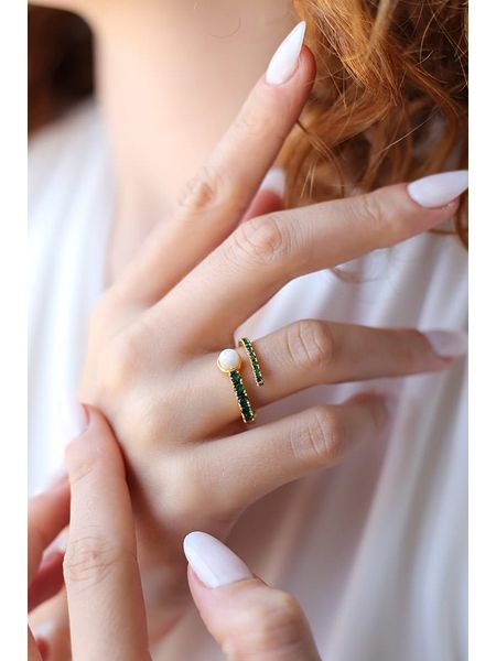 Pierres delicates Pozłacany pierścionek z cyrkoniami rozmiar: onesize. Żółte pierścionki Pierres delicates, z cyrkonią, pozłacane. Za 96,14 zł.