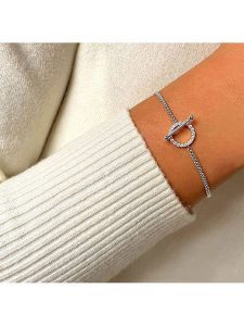 DI GIORGIO Srebrna bransoletka z cyrkoniami rozmiar: onesize. Szare bransoletki DI GIORGIO, z cyrkonią, srebrne. Za 175,26 zł.