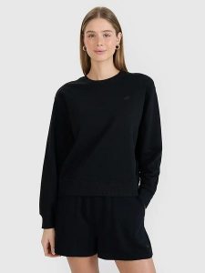 4F Bluza w kolorze czarnym rozmiar: M. Czarne bluzy 4f, m, bez wzorów, bez kaptura. Za 83,42 zł.